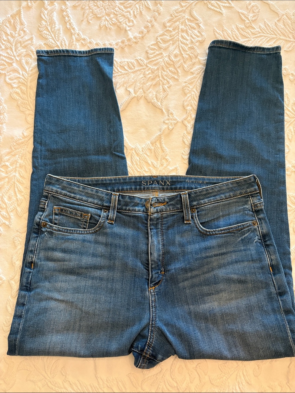 SPANX Women's Skinny Jeans in Dark Blue Denim - Picture 3 of 4